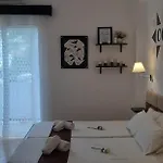 Tasos Αχαράβη